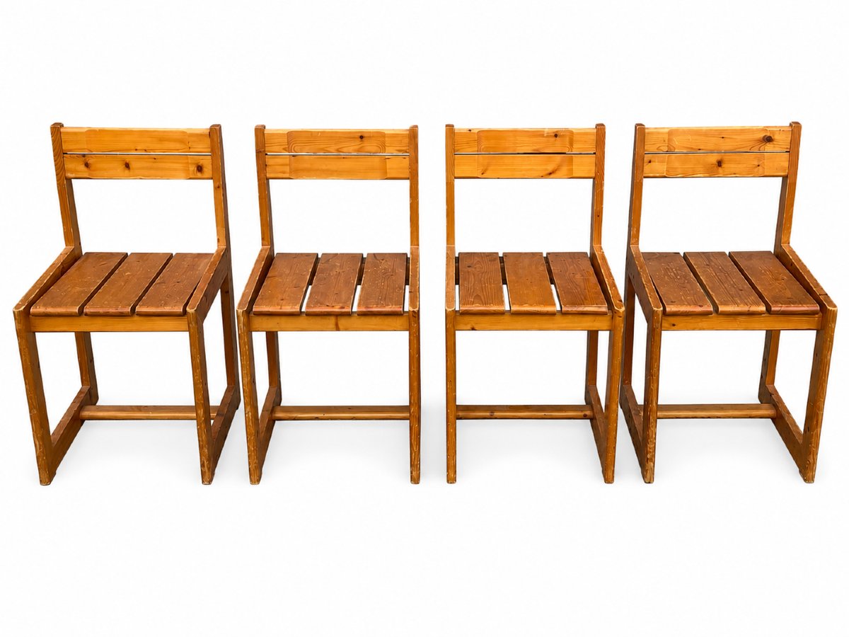Suite de quatre chaises attribuées à André Sornay – Lyon – vers 1960