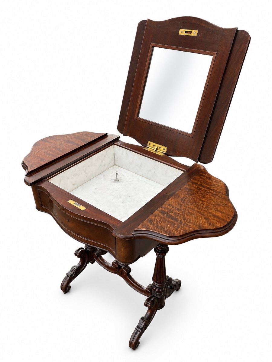 Table à ouvrage d'époque Louis-Philippe en acajou de Cuba  France, vers 1840