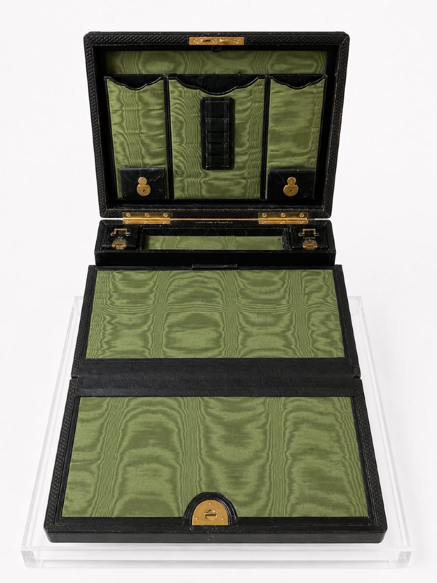 écritoire de voyage en maroquin noir Wells & Lambe, fabricants de la Cour – Londres, vers 1820--photo-6