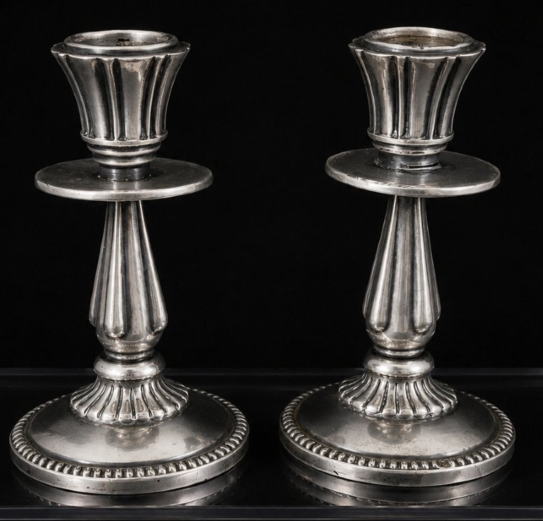 Paire de petits bougeoirs en argent — Espagne, XVIIIe siècle-photo-4