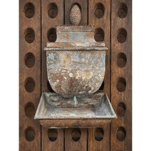 Directoire-period Wall Fountain Made Of Painted Sheet Metal – Late 18th Century
