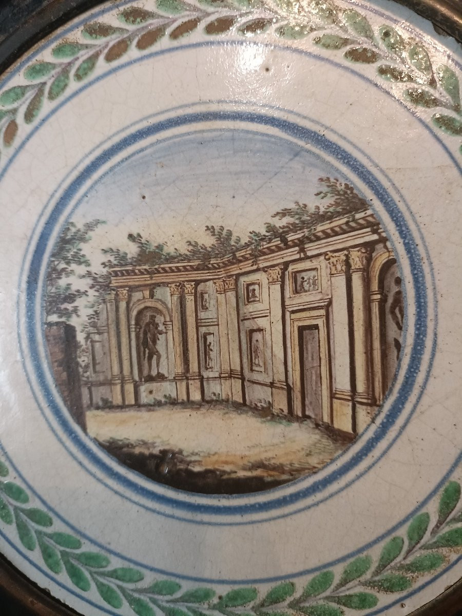 Pair Of Tondos In Antique Ceramic Style -photo-2