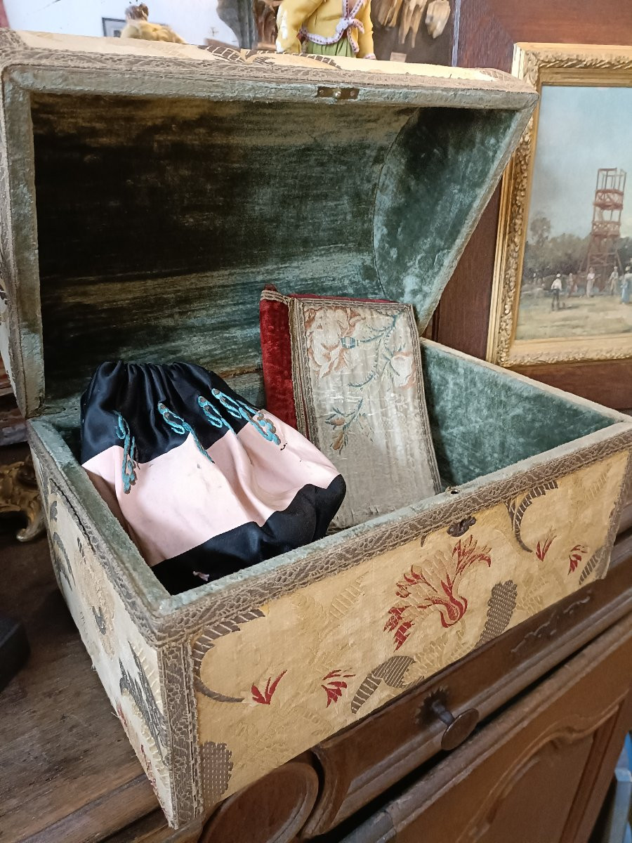 Antique Fabric Box-photo-1