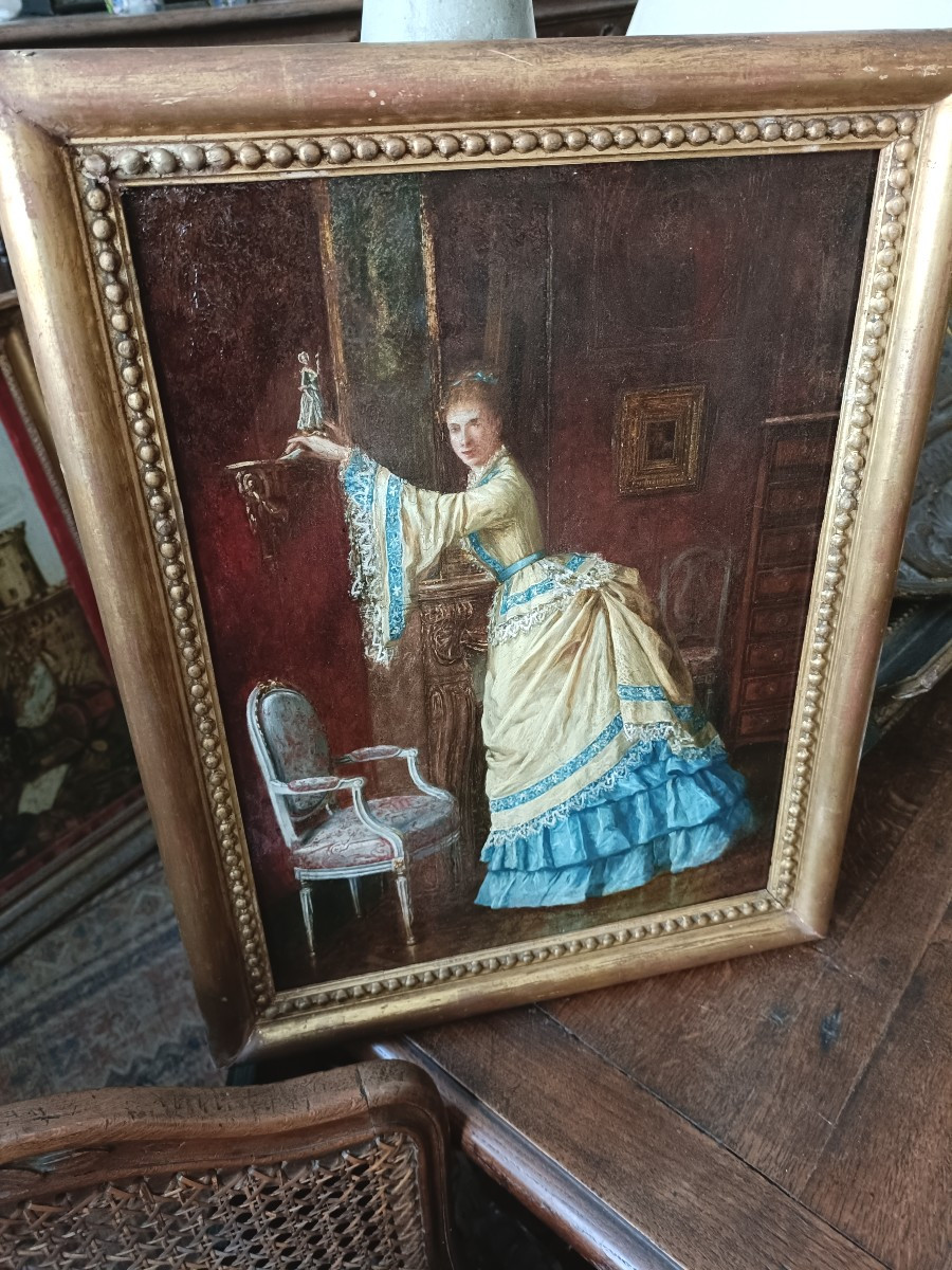 HSP dame de qualité dans son intérieur.
