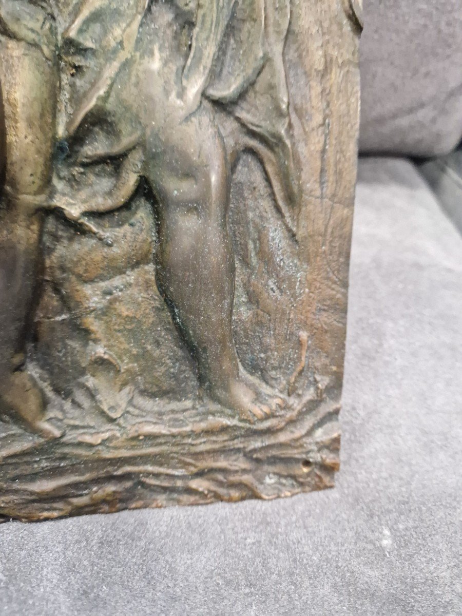 Haut-relief En Bronze Représentant Des Angelots Dansant. Fabriqué à La Fin Du XIXe Siècle-photo-3