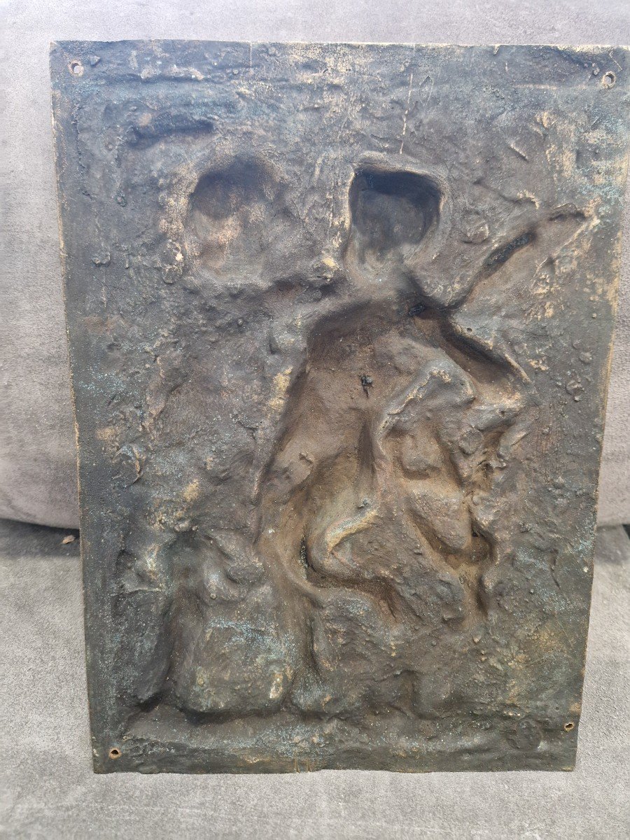 Haut-relief En Bronze Représentant Des Angelots Dansant. Fabriqué à La Fin Du XIXe Siècle-photo-1