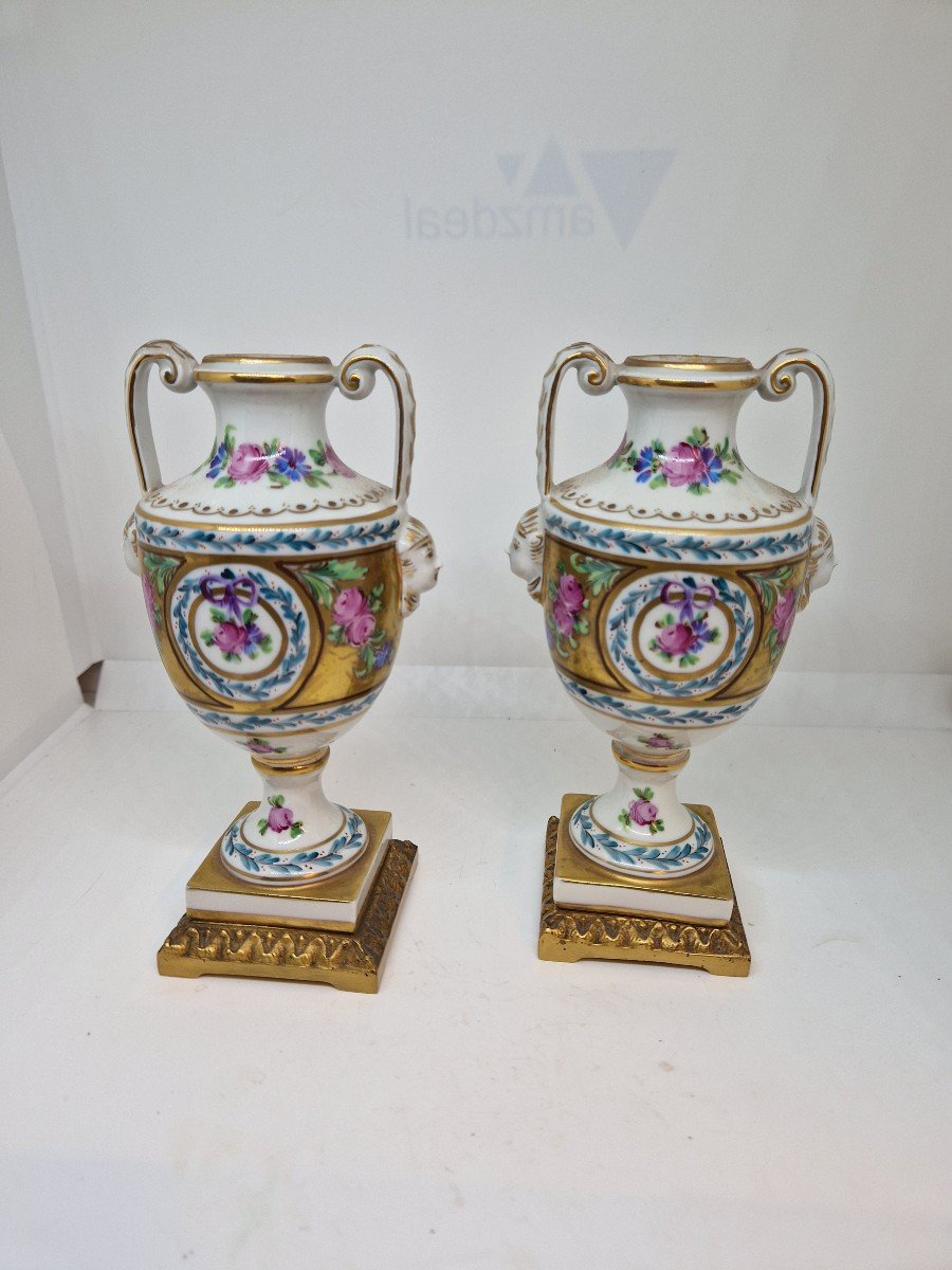 Pair Of Small Dresden Porcelain Vases From The Early Twentieth Century -photo-3