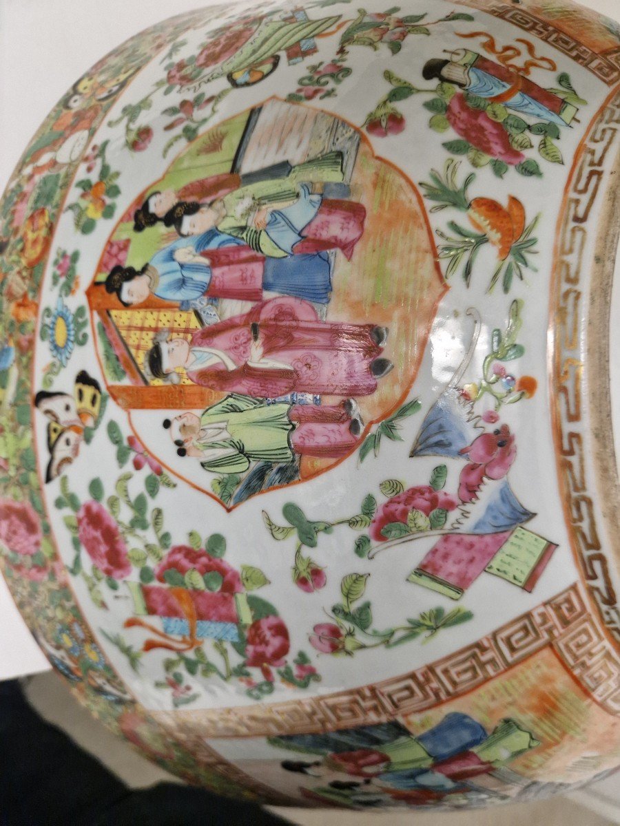 "large Cup From The 19th Century, Canton With Many Painted Scenes"-photo-4