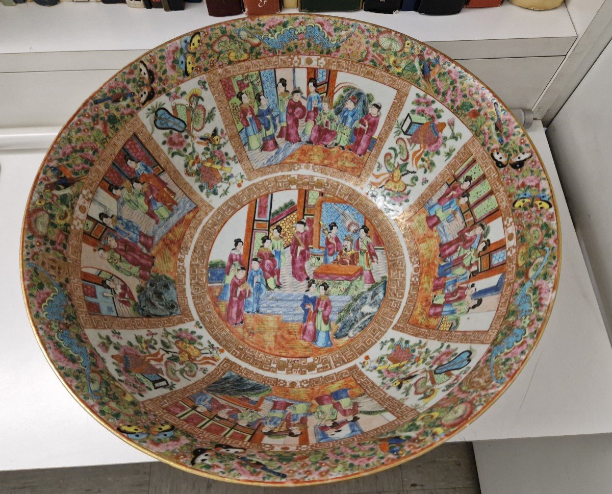 "large Cup From The 19th Century, Canton With Many Painted Scenes"