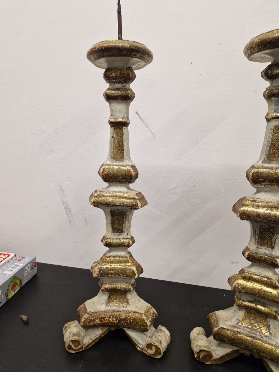 Belle Paire De Candélabres En Bois Laqué Et Doré Du XVIIIème Siècle (italie Du Sud)-photo-3