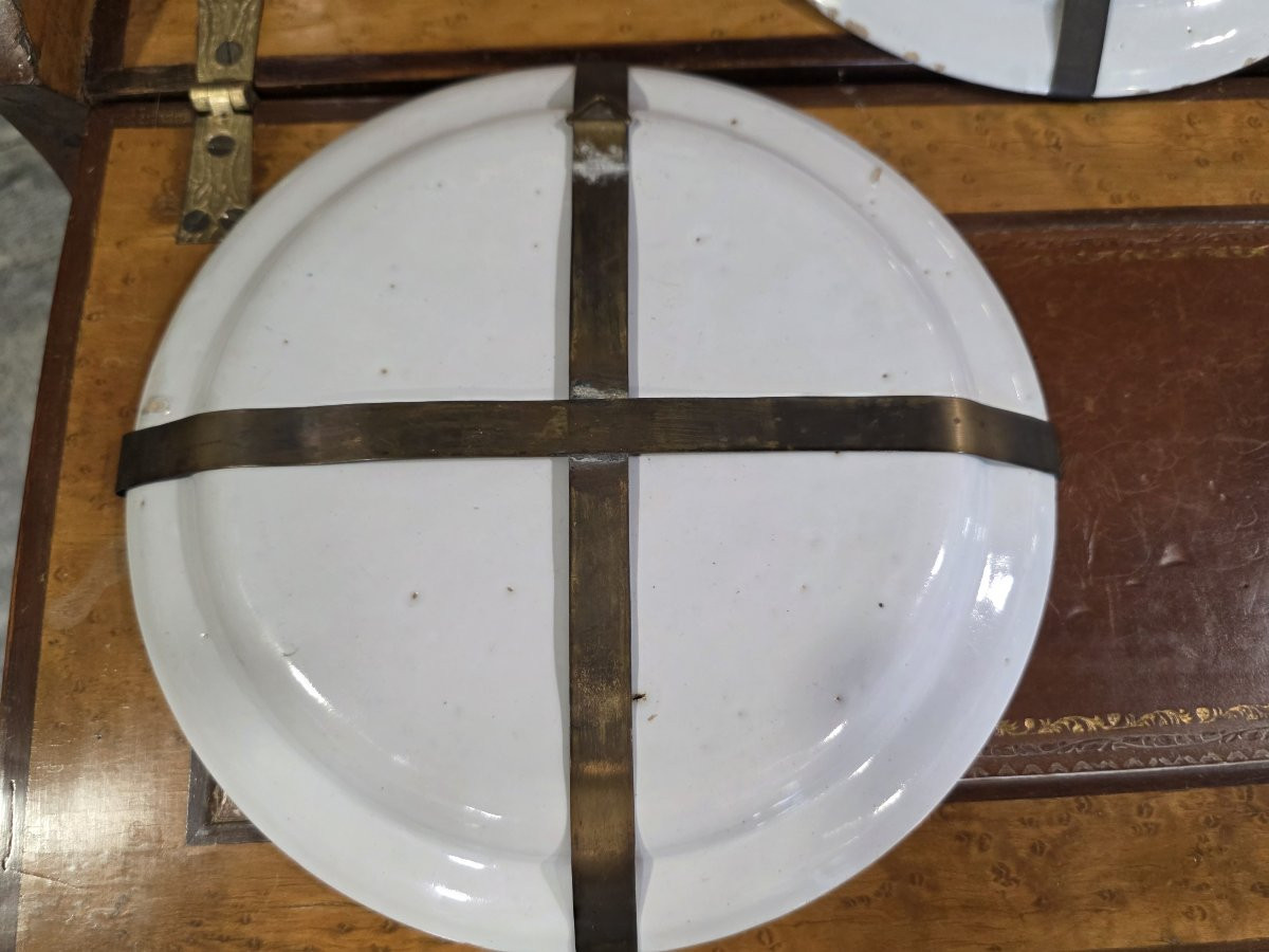 Antonibon Manufactory, Bassano, 18th Century.  Three Plates With "bull's Eye" Decoration-photo-3