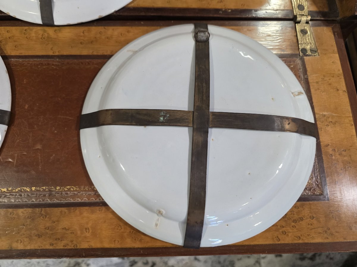 Antonibon Manufactory, Bassano, 18th Century.  Three Plates With "bull's Eye" Decoration-photo-4