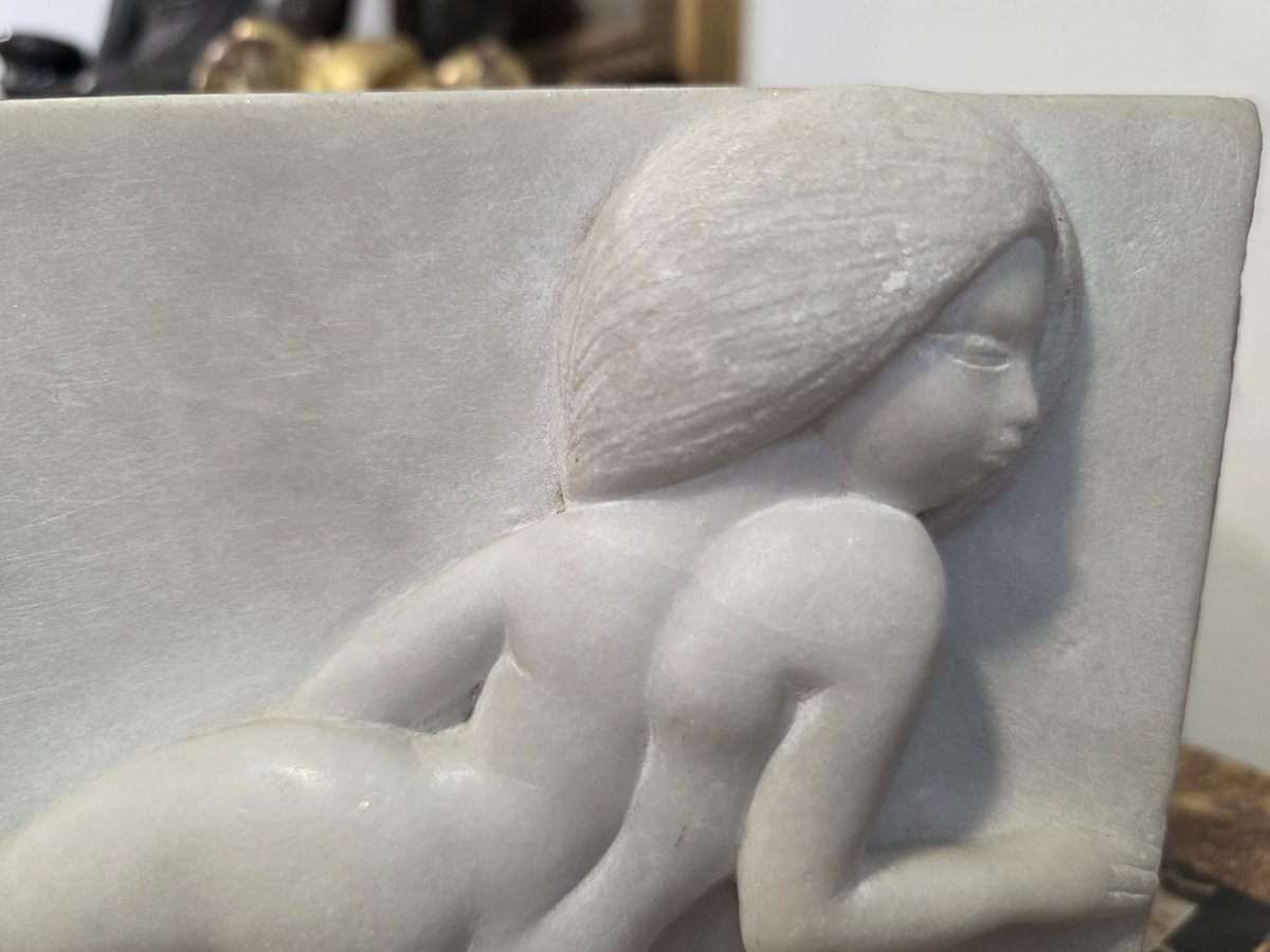 Marble Plaque With A Nude Woman Sculpted In Relief Work Made-photo-2