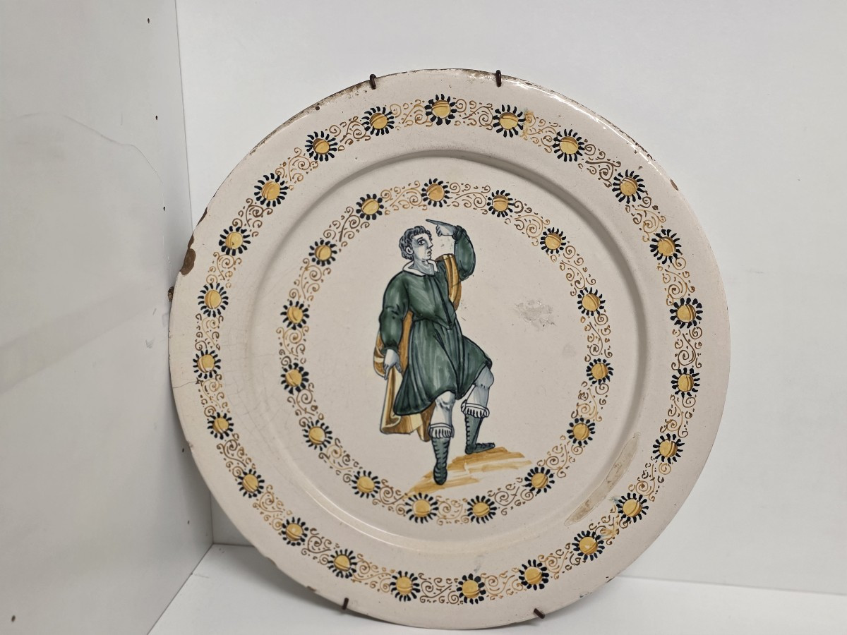 Castelli Plate. Late 16th - Early 17th Century