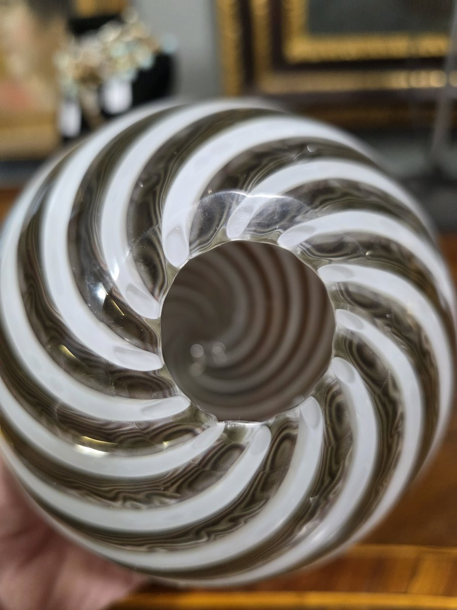 Œuf en verre de Murano Venini, décor de cannes torsadées blanches et grises-photo-4