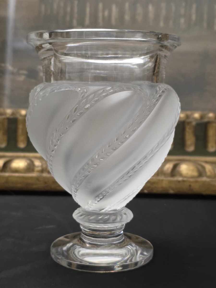Vase signé Lalique modèle Ermenonville -photo-2