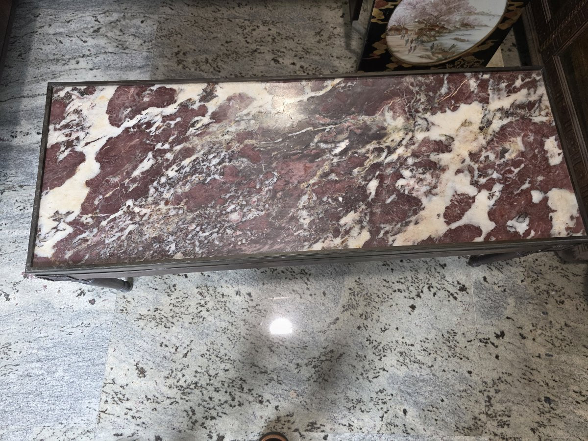 Table basse en bois et bronze avec plateau en marbre. Seconde moitié du XIXe siècle.-photo-2