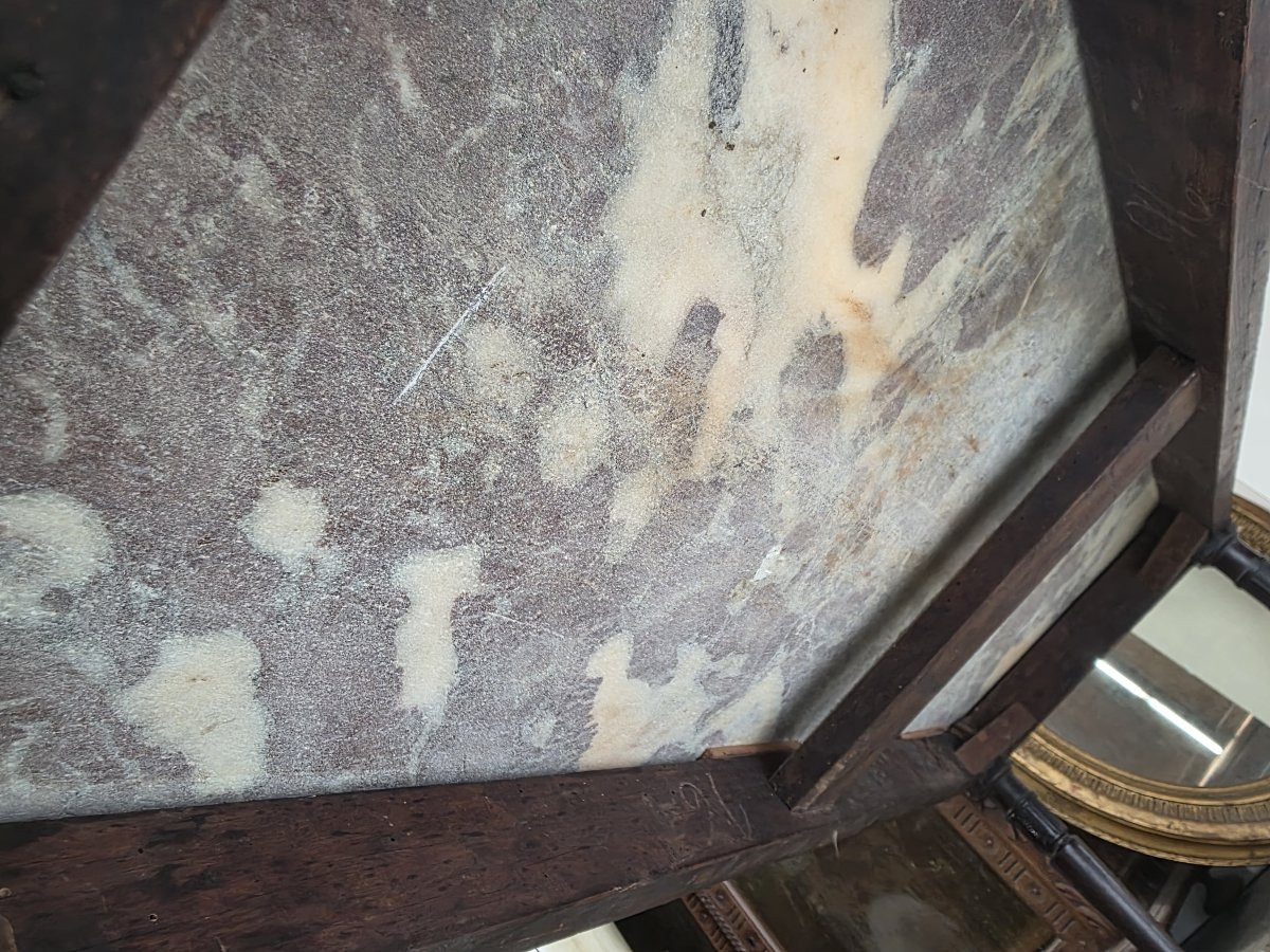 Table basse en bois et bronze avec plateau en marbre. Seconde moitié du XIXe siècle.-photo-4