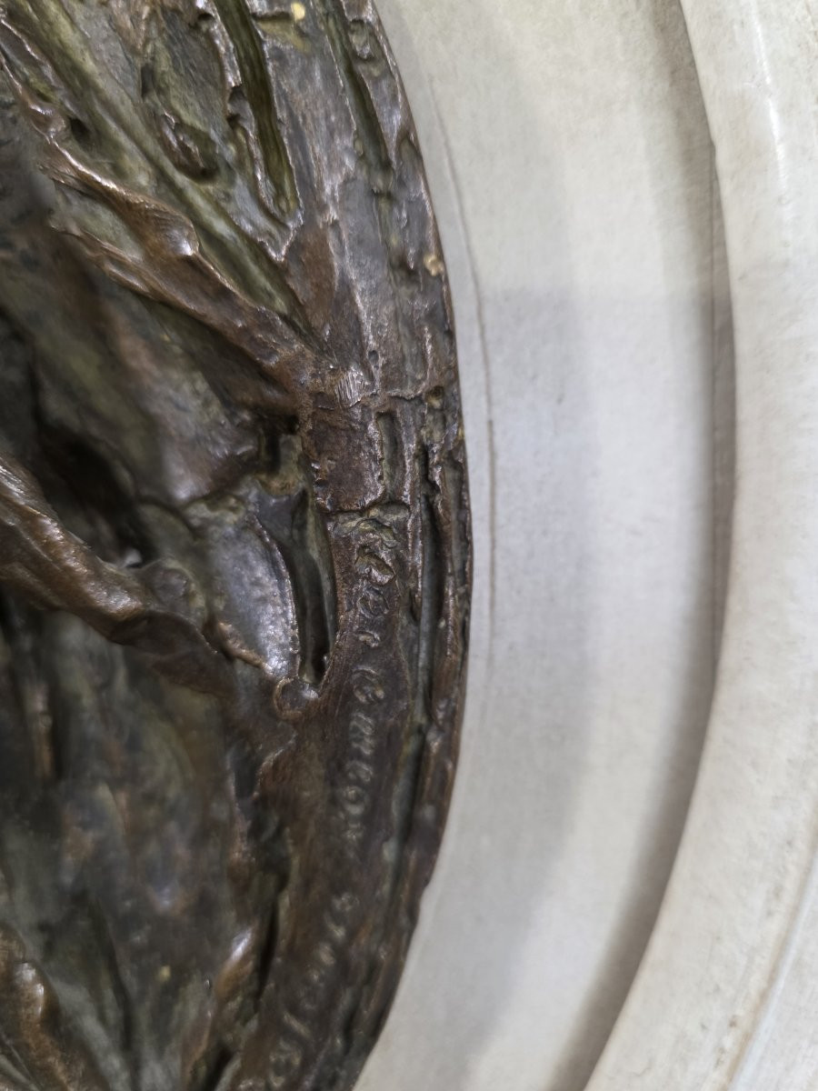 Bas-relief rond en bronze représentant le Saint Suaire, signé Alceo Dossena, Rome, 1918-photo-4