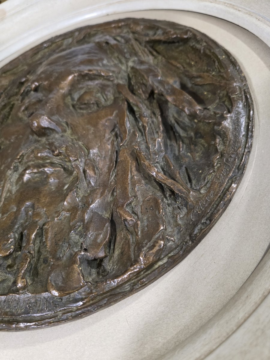 Bas-relief rond en bronze représentant le Saint Suaire, signé Alceo Dossena, Rome, 1918-photo-8