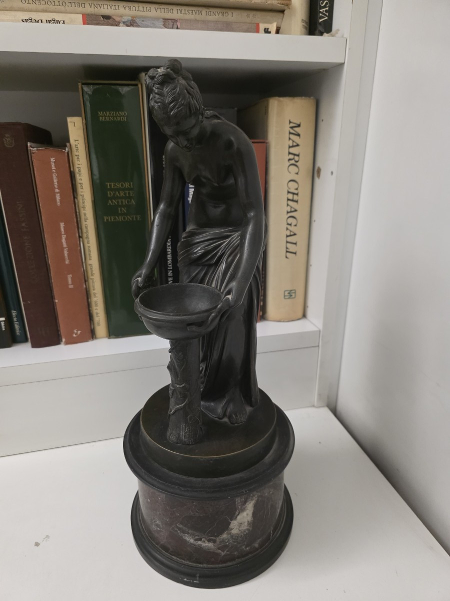 Sculpture en bronze du XIXe siècle représentant « Danaïde ».