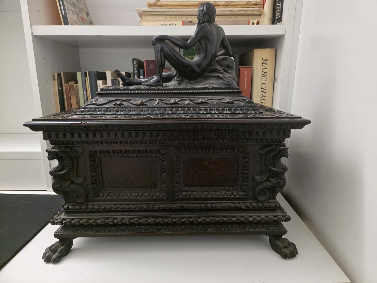 Coffre en bois sculpté, sculpteur toscan du XIXe siècle-photo-3