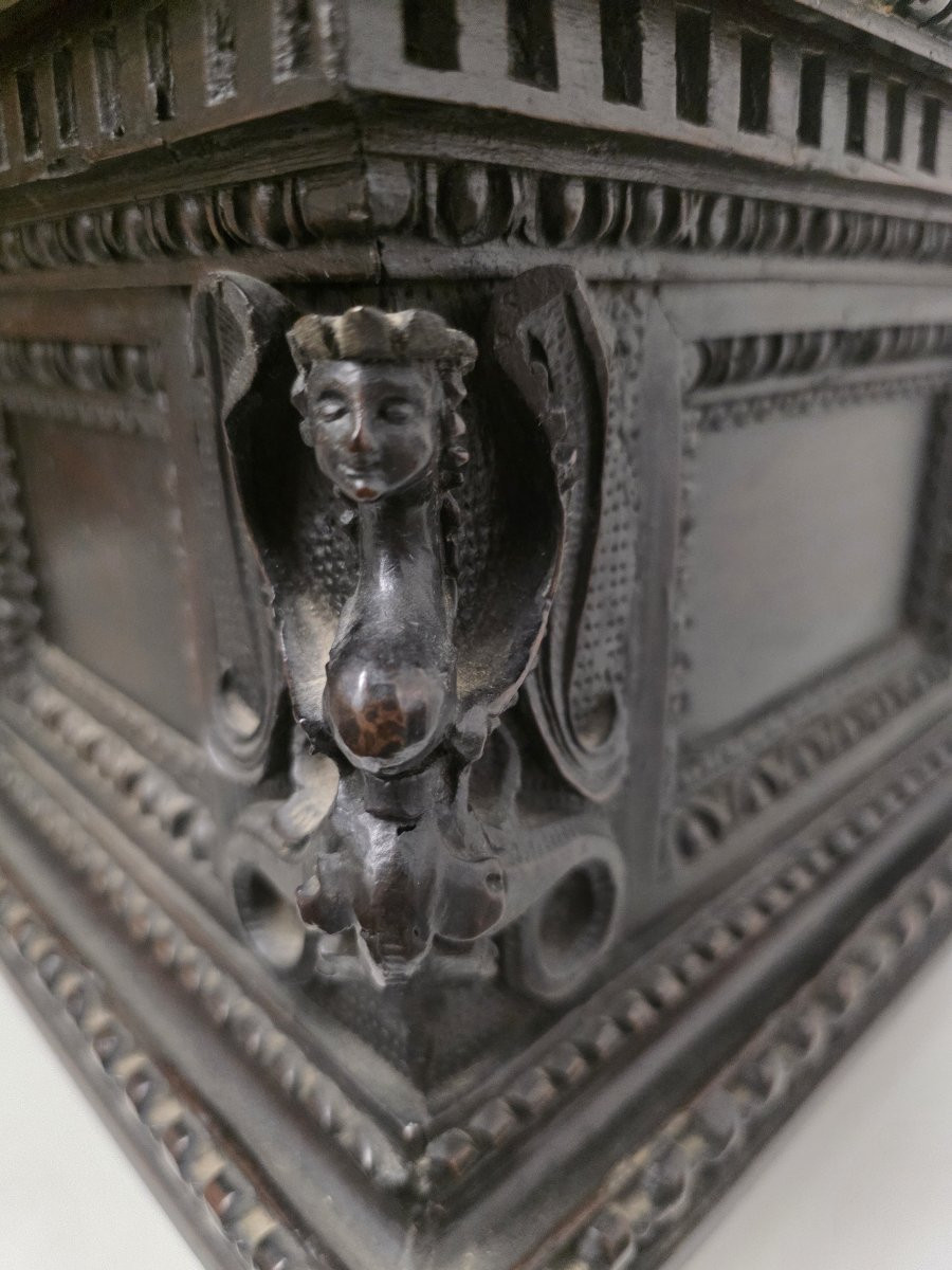 Coffre en bois sculpté, sculpteur toscan du XIXe siècle-photo-4