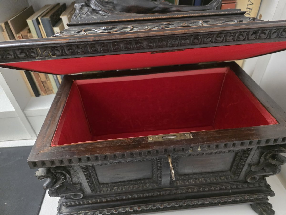 Coffre en bois sculpté, sculpteur toscan du XIXe siècle-photo-6