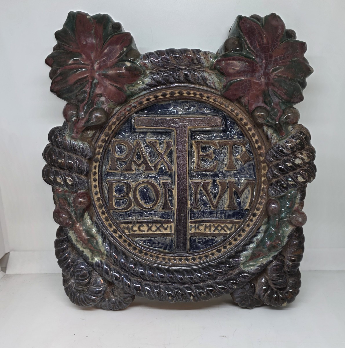 Plaque de dévotion lustrée « Pax Et Bonum » de Galileo Chini, Fornaci San Lorenzo, vers 1925