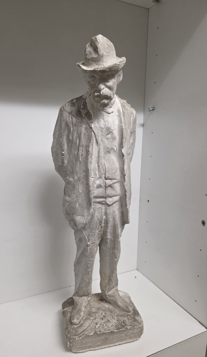 Maquette en plâtre de la statue en bronze représentant le peintre Giovanni Fattori