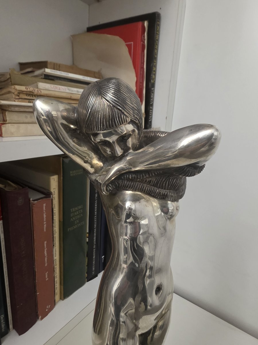 Statue en argent massif représentant une femme nue, de style Art déco.-photo-2