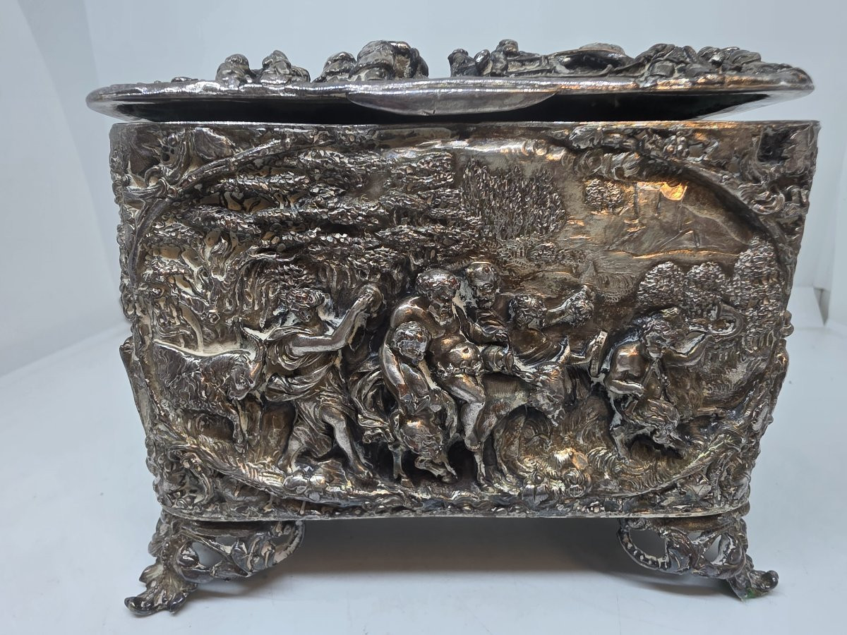 A 19th-century Silver-plated Bronze Jewelry Box, Decorated With Hunting Scenes And More.-photo-2