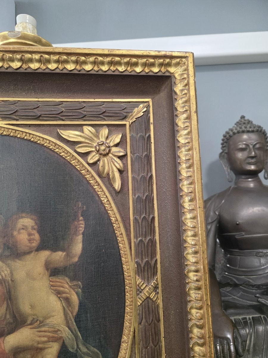 Huile sur toile ovale représentant la Vierge à l'Enfant avec un ange. Italie, XVIIe siècle.-photo-3