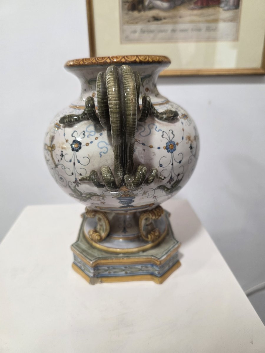Vase orné de grotesques. Première moitié du XXe siècle, Molaroni, Pesaro-photo-2