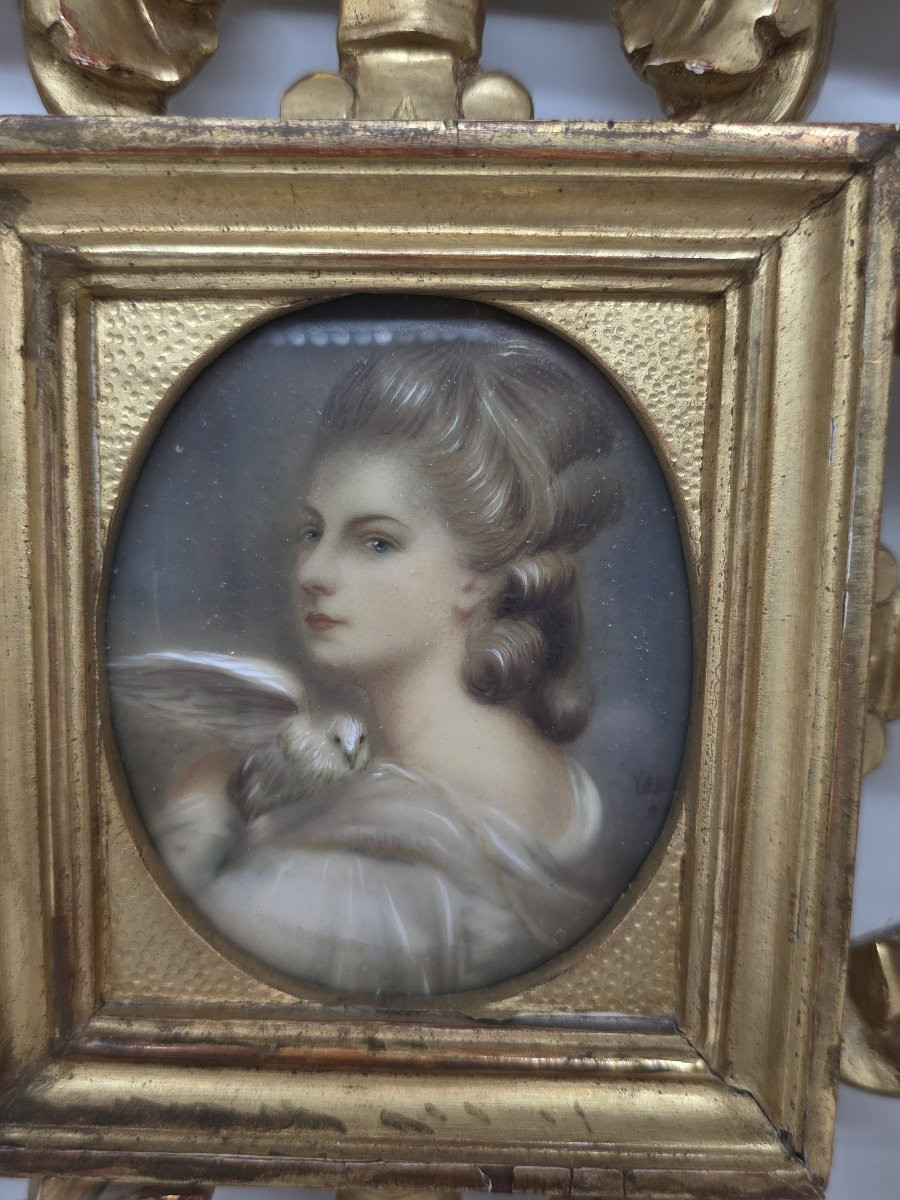 Portrait miniature de profil d'une jeune femme dans un cadre doré (XIXe siècle)-photo-3