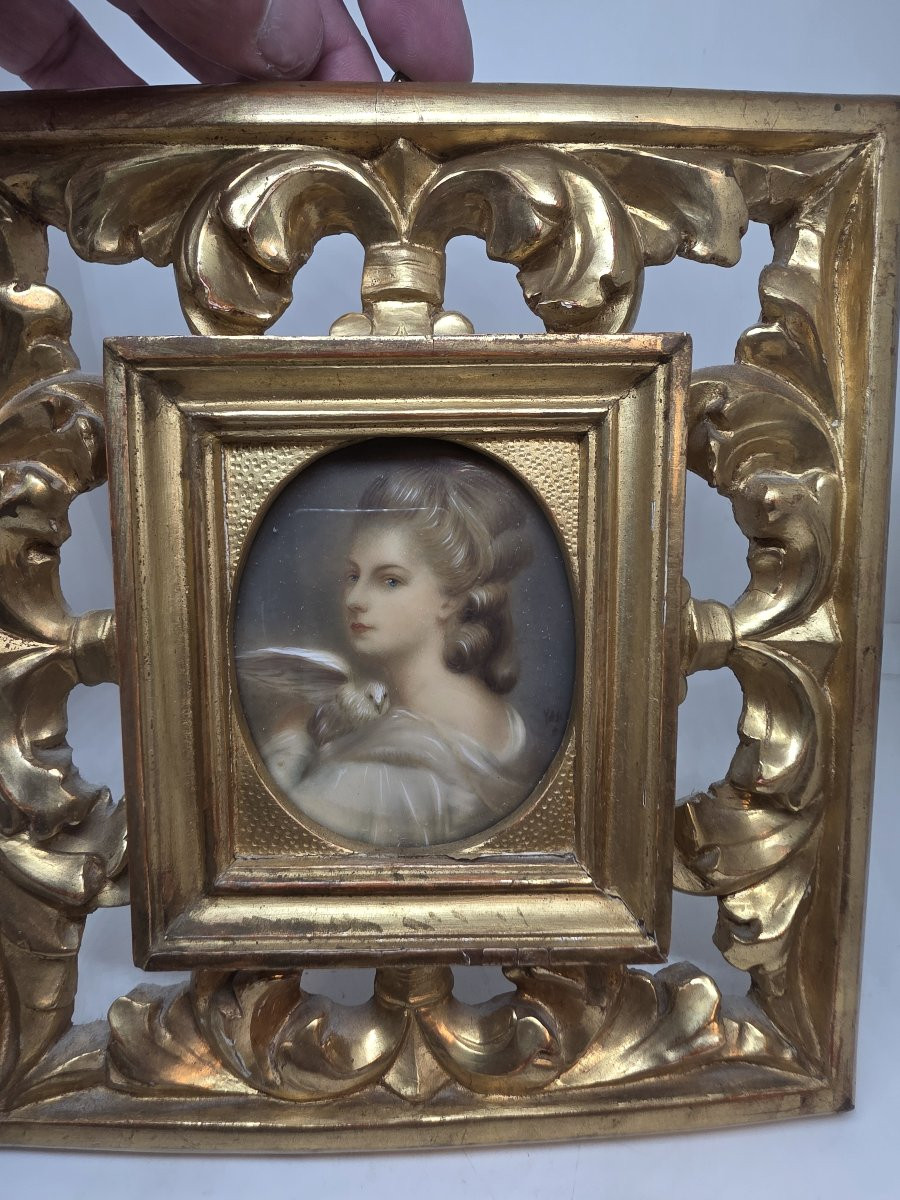 Portrait miniature de profil d'une jeune femme dans un cadre doré (XIXe siècle)-photo-7