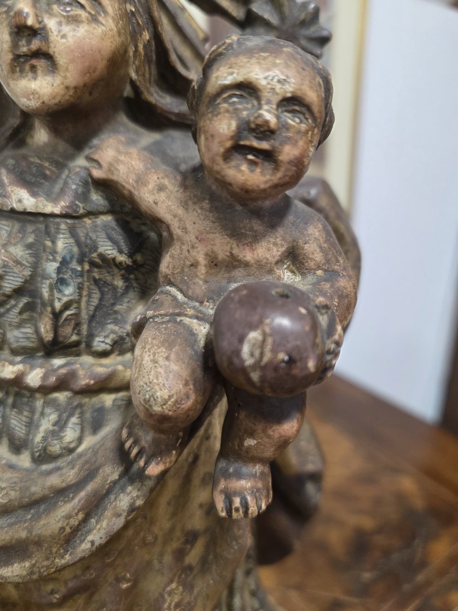 Sculpture en bois doré et peint représentant la Vierge à l'Enfant, Espagne, fin du XVIIe siècle-photo-4