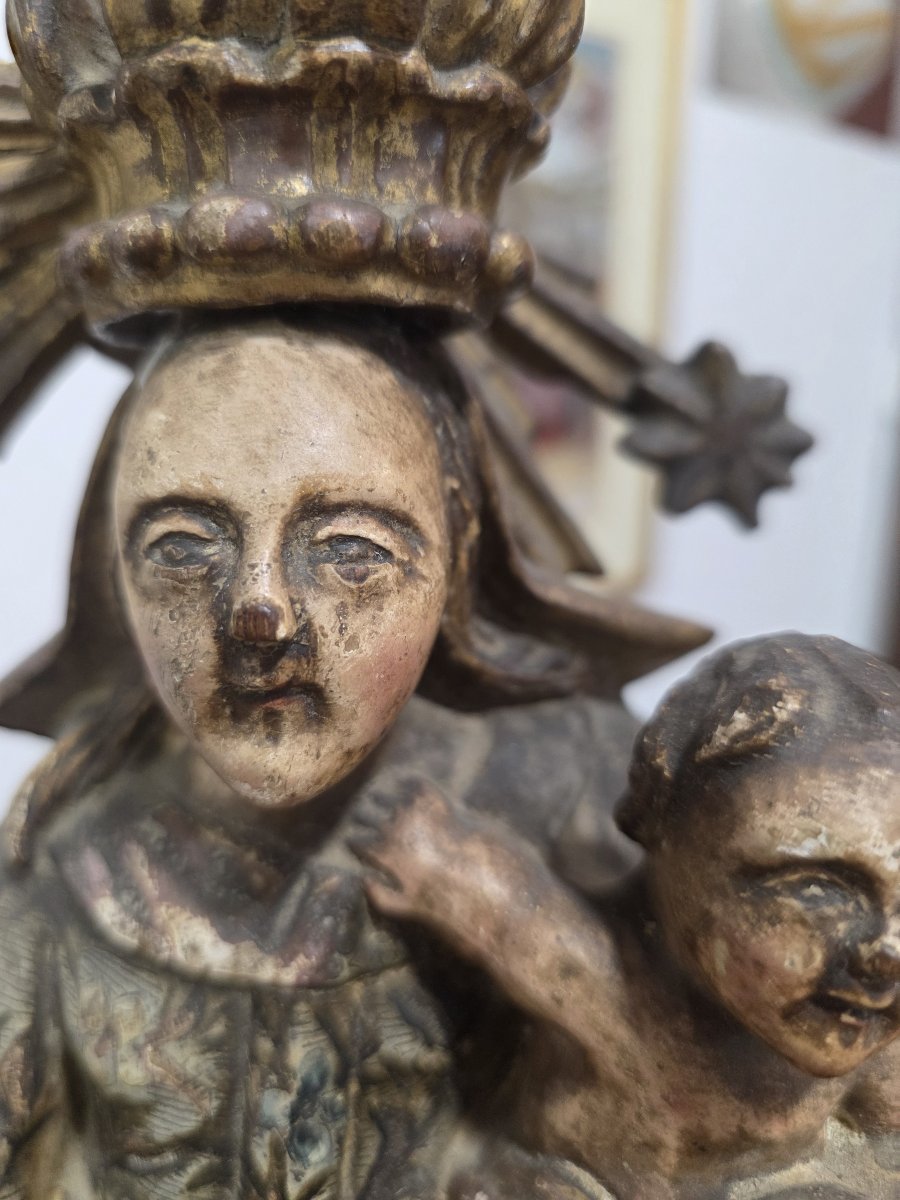 Sculpture en bois doré et peint représentant la Vierge à l'Enfant, Espagne, fin du XVIIe siècle-photo-3