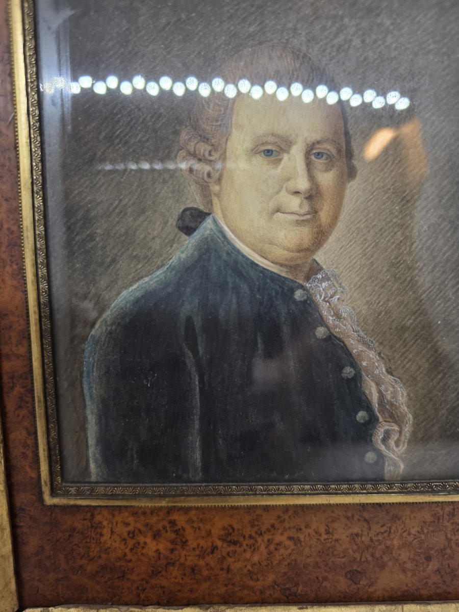 Portrait de gentilhomme au pastel, XVIIIe siècle – Cadre en loupe et bois doré-photo-2