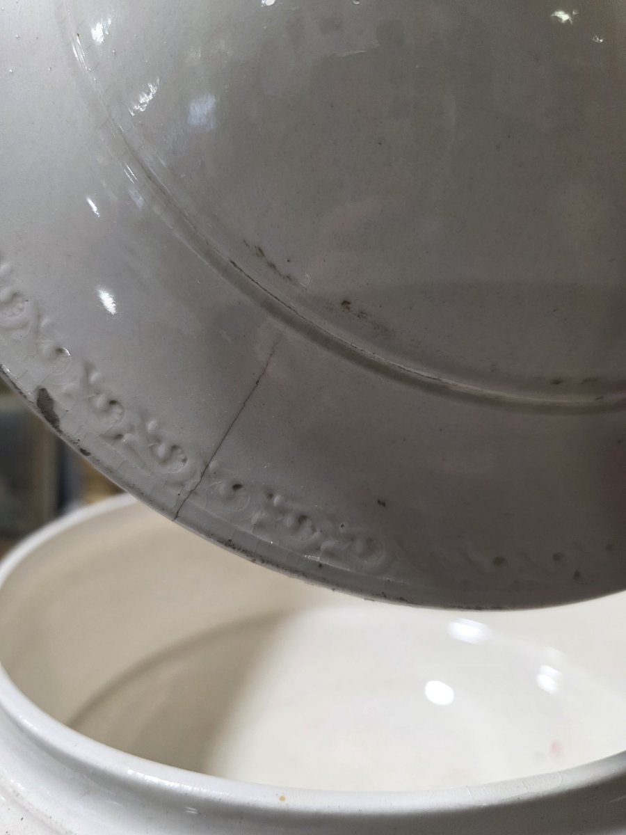 Important Neoclassical White Earthenware Tureen – Giustiniani, Naples, C. 1810–1820-photo-1