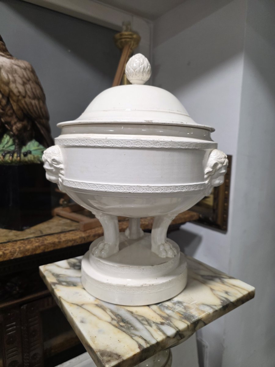 Important Neoclassical White Earthenware Tureen – Giustiniani, Naples, C. 1810–1820