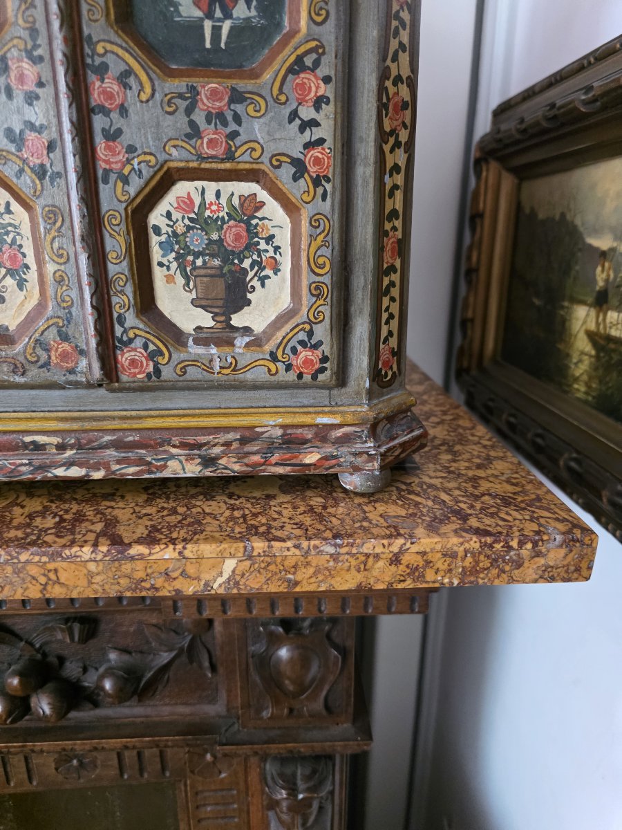 Rare cabinet de dévotion tyrolien polychrome daté de 1750 – Ste Notburge et St Isidore-photo-3