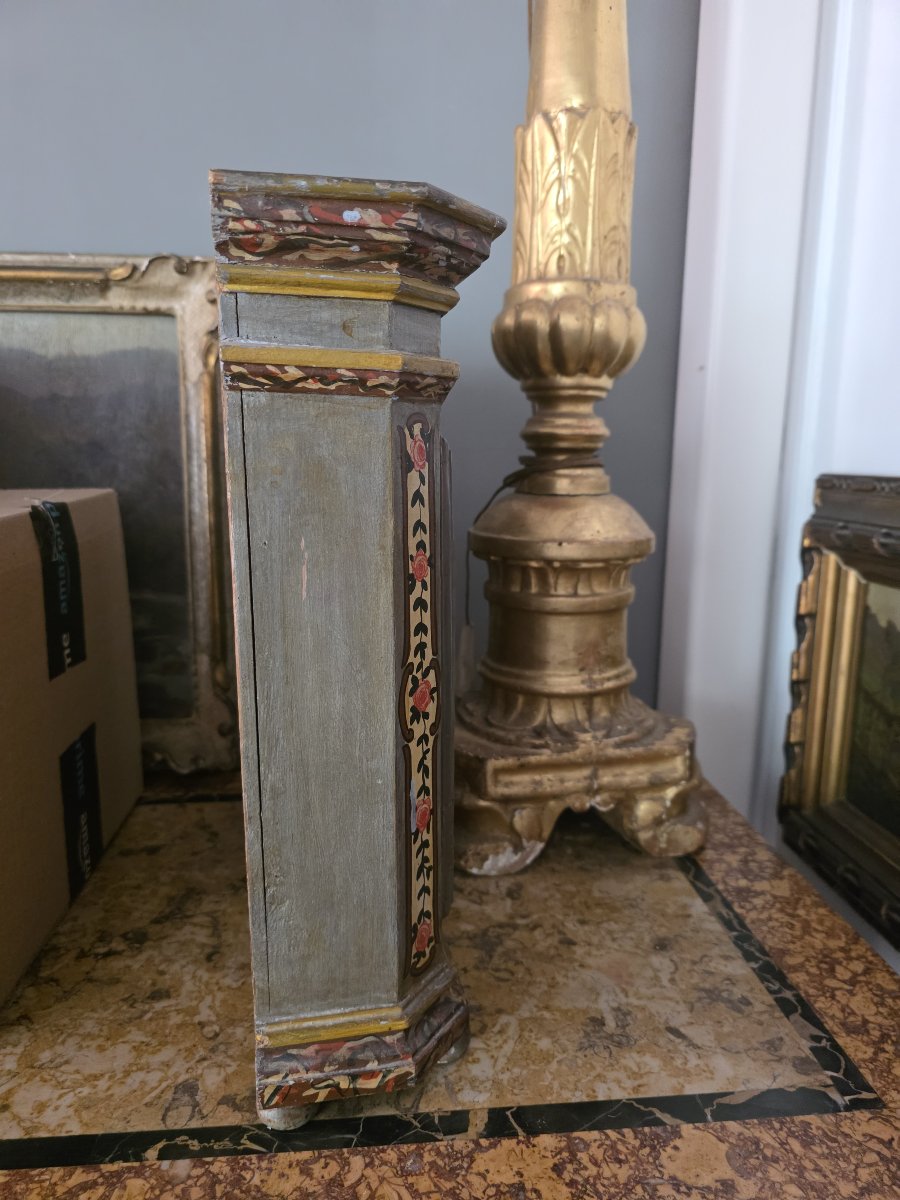 Rare cabinet de dévotion tyrolien polychrome daté de 1750 – Ste Notburge et St Isidore-photo-6
