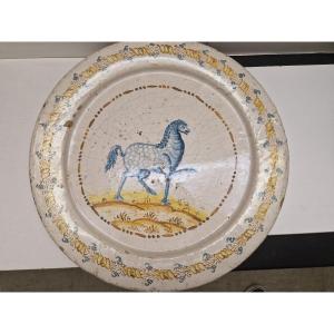Assiette Castelli. Fin 16ème - Début 17ème Siècle