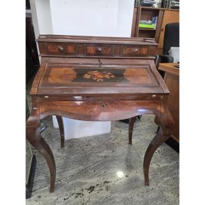 Bureau marqueté en palissandre de style Louis XV, XIXe siècle, avec compartiment secret