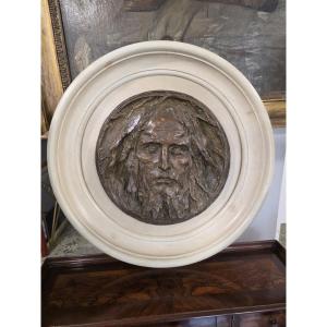 Bas-relief rond en bronze représentant le Saint Suaire, signé Alceo Dossena, Rome, 1918