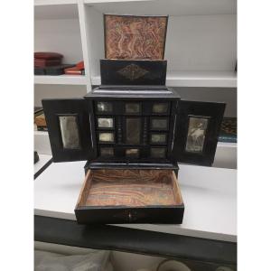 Petit cabinet de la fin du XVIIe siècle, probablement d'Augsbourg.