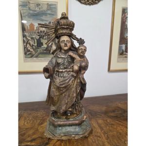 Sculpture en bois doré et peint représentant la Vierge à l'Enfant, Espagne, fin du XVIIe siècle