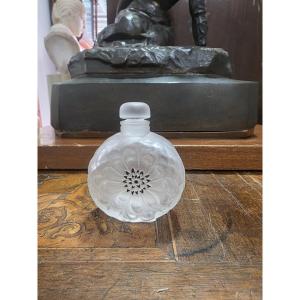Art Deco Molded And Satin-finish Glass Perfume Bottle With Floral Decoration (c. 1930–1950)