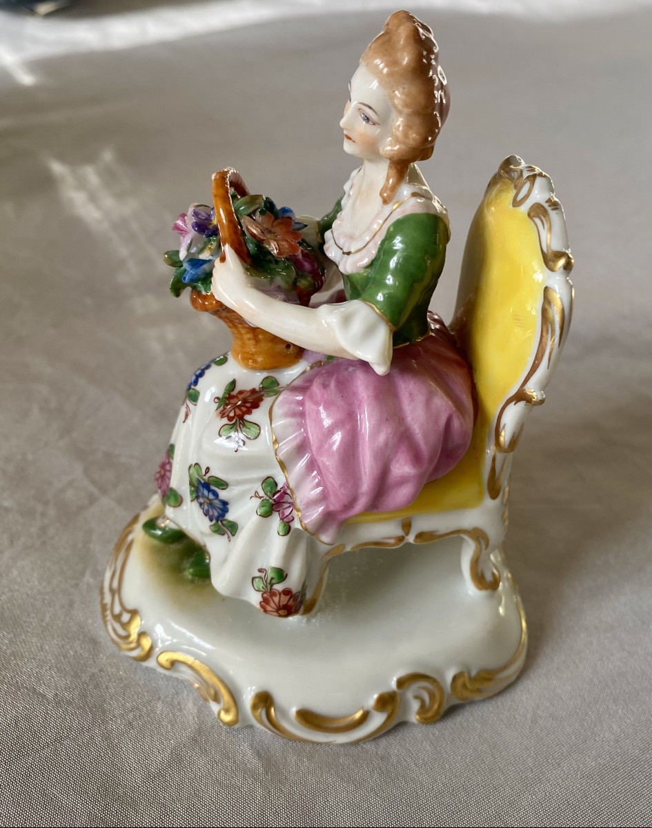 Petite statuette en porcelaine 19 ieme Capo di Monte -photo-3
